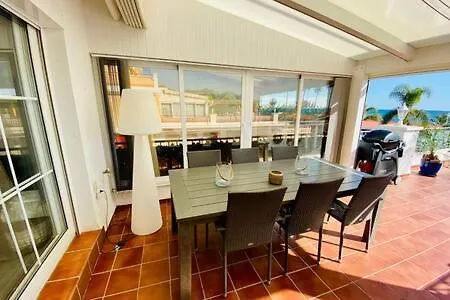 Apartamento En Primera Linea De Playa Nerja