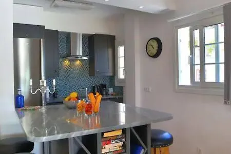 En Primera Linea De Playa Нерха